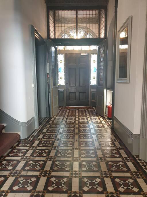 Elegant Studio In Central Hove - 5 Min Walk To Beach - 10 Min To Brighton Екстериор снимка