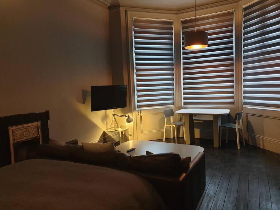 Elegant Studio In Central Hove - 5 Min Walk To Beach - 10 Min To Brighton Екстериор снимка
