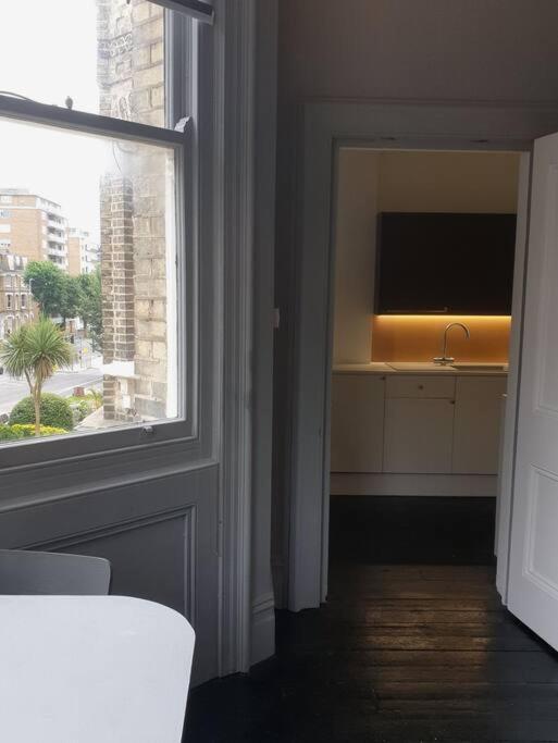 Elegant Studio In Central Hove - 5 Min Walk To Beach - 10 Min To Brighton Екстериор снимка